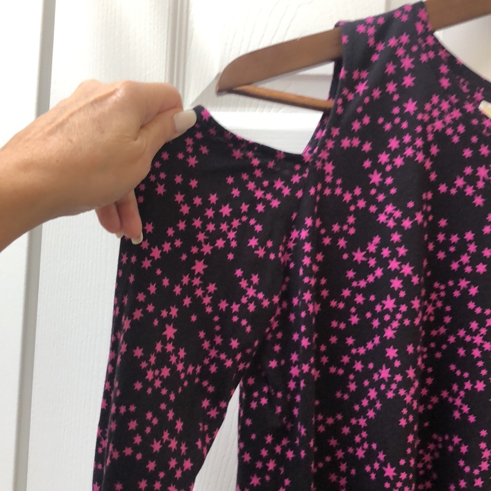 Michael Kors Cold Shoulder Top - Picture 4 of 10